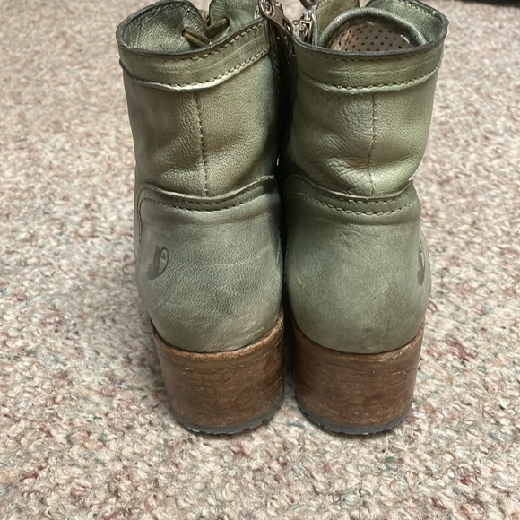 Felmini short heeled lazer cut out boots in light green/cream - Picture 8 of 12